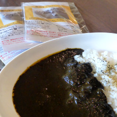 黒のチキンカレー